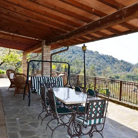 아파트 3 Bedrooms With Shared Pool Furnished Garden And Wifi At *
